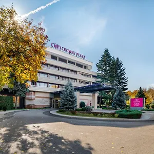 https://crowne-plaza.bucharesthotelsnow.com